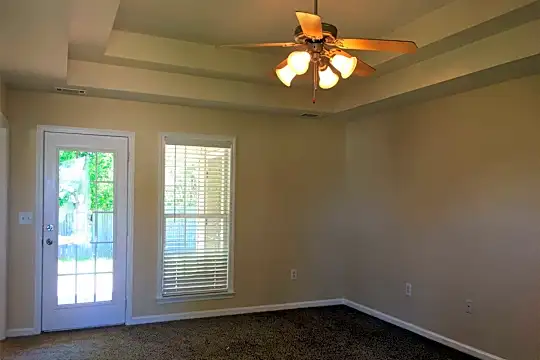 309 Haverhill Cir Photo 2