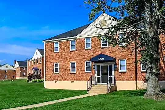 Park Raven Apartments Photo 2
