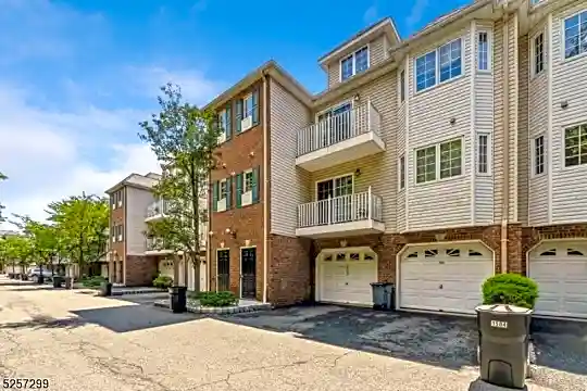 105 Roseland Ave #1504 Photo 1