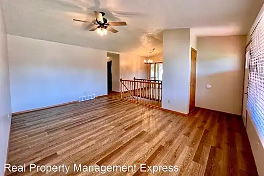 5808 W Clay St. Photo 2