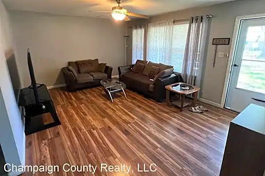 1910 Winchester Dr Photo 2
