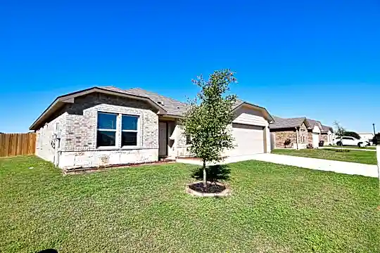 6505 Catherine Dr Photo 2