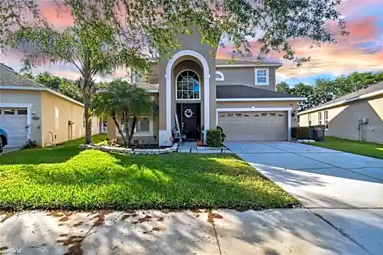 7910 Camden Woods Dr Photo 1