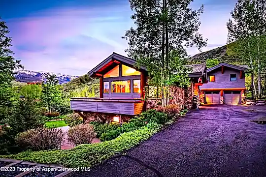 1116 Horse Ranch Dr Photo 2