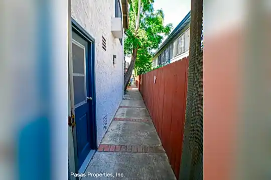 4466 41st St Photo 2