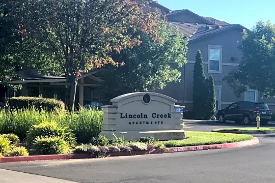 Lincoln Creek Apartments Photo 2