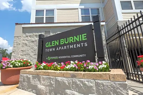Glen Burnie Town Apartments Photo 1