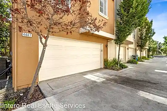 4441 Laird Cir Photo 2