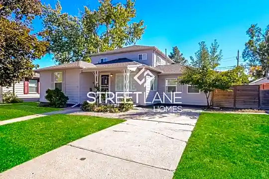 3230 W Amherst Ave Photo 2