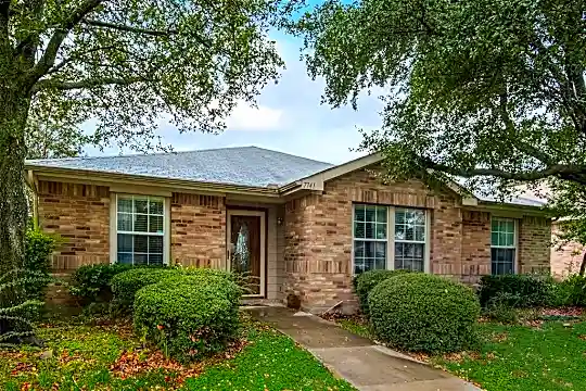 7741 Kirkland Ct Photo 2