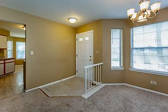 4440 Castlebar Ln Photo 2