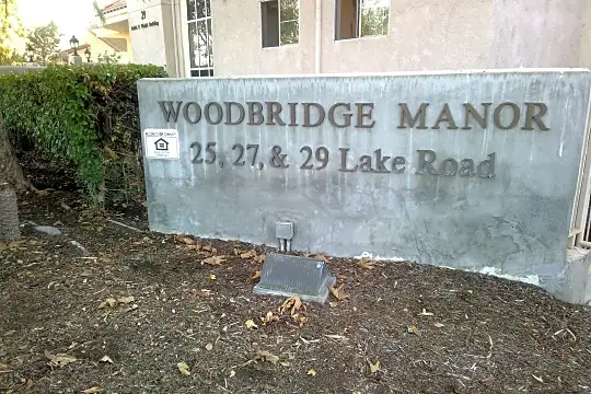 Woodbridge Manor Photo 2