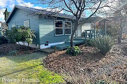 5851 Inez St Photo 2
