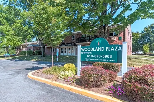 Woodland Plaza Photo 2