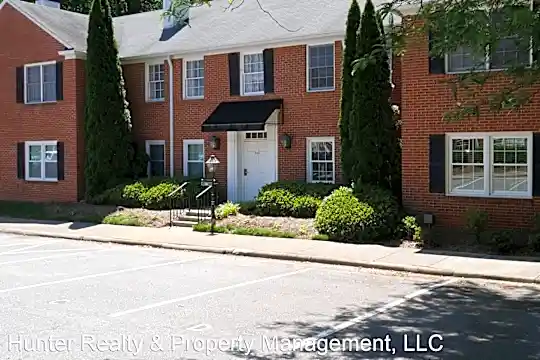 344 Hanover Arms Ct Photo 2