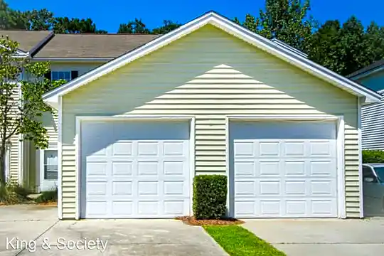 4565 Great Oak Dr Photo 2
