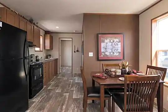 Warren Estates Photo 1