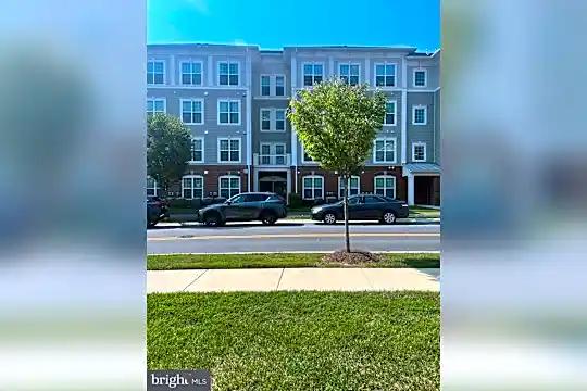 3825 Doc Berlin Dr #16 Photo 2