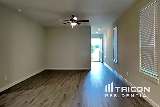 2314 Bailey Fields Lane Photo 2