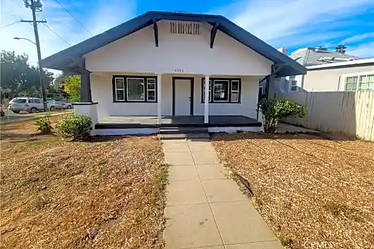 4793 Grove Ave Photo 1