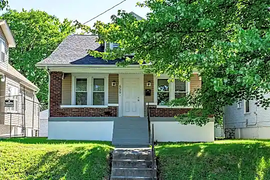 659 S 43rd St Photo 1