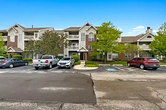 63 Kensington Cir #209 Photo 2