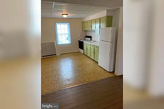 223 S Washington St #2 Photo 2