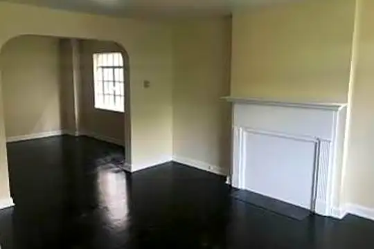 1466 Forest St Photo 2