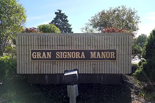 Gran Signora Manor Photo 2