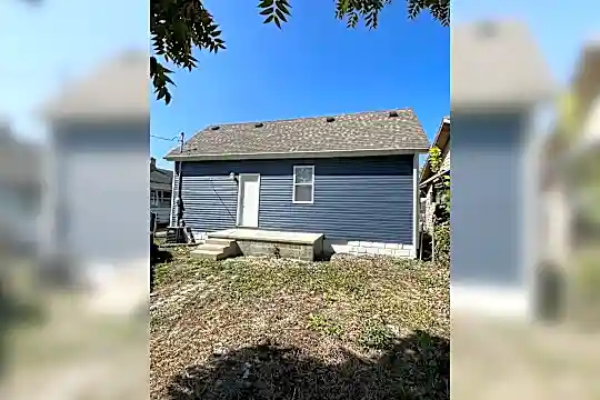 2432 Delaware St Photo 2