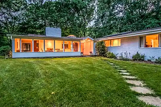 1326 Ranleigh Rd Photo 1