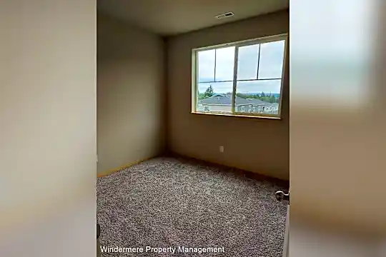 2444 Zeeden Way Photo 2