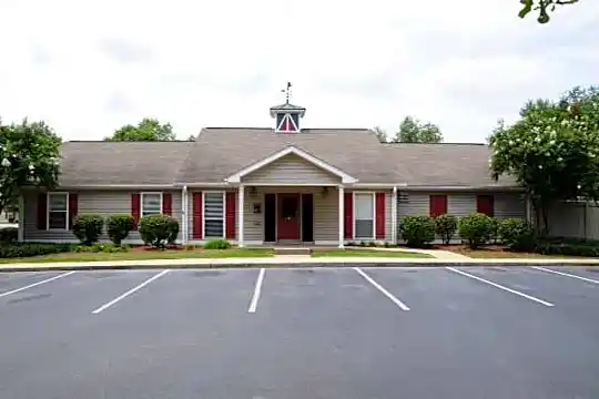 Rivercrest Apartments Photo 2