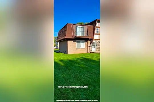 31901 Jefferson Ave Photo 1