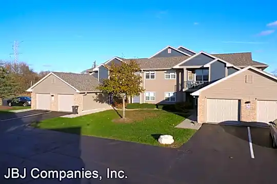 N67W24794 Stonegate Ct Photo 2
