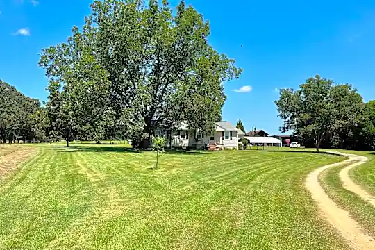 1053 New Bridge Rd Photo 2