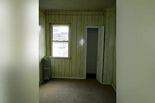 9 W Talbott St Photo 2
