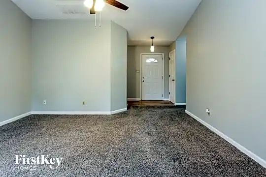3895 Tamara Way Photo 2