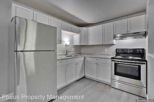 2262 Eastman Avenue Photo 1