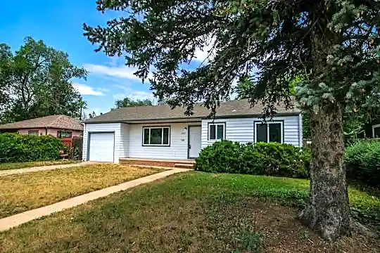 2887 Moorhead Ave Photo 2