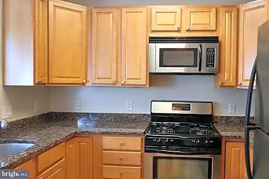 38 Maryland Ave #208 Photo 2