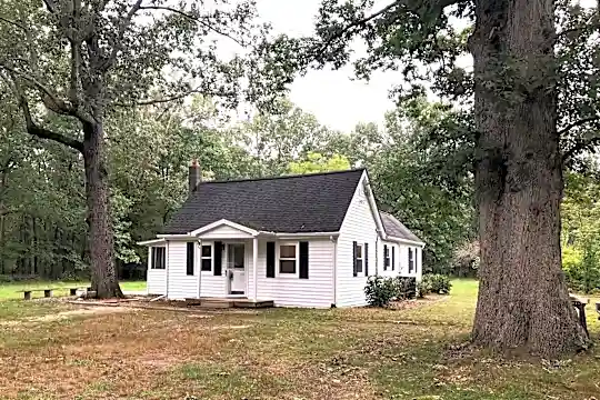 10488 Hook Rd Photo 1