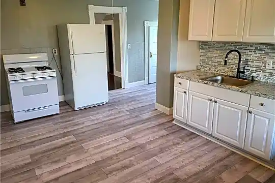 449 Wilson St #3 Photo 2