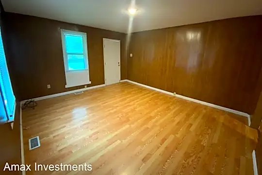 1800 Gordon St Photo 1