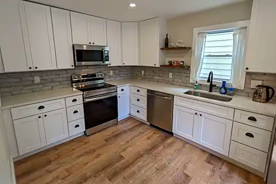 25 Woodrow Ave Photo 1