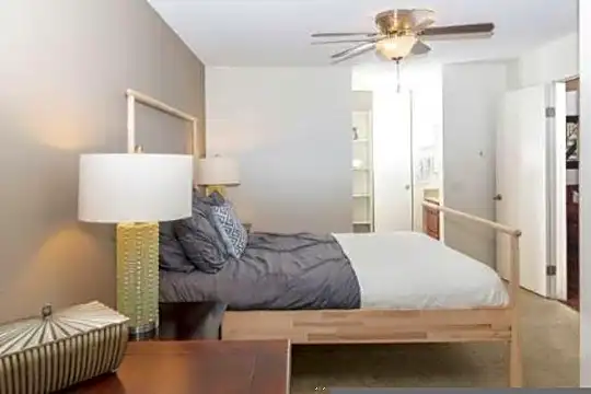 67 Flower St Photo 2
