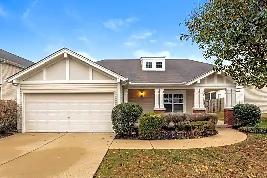 2812 Summer Hollow Ln Photo 1