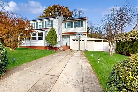 130 Harper Ave Photo 2