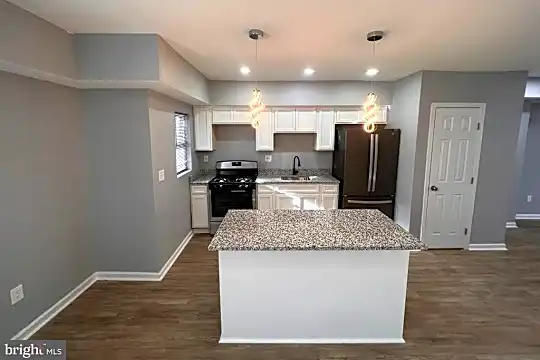 2517 Garrett Ave Photo 1