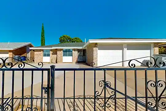 6029 Belladonna Cir Photo 2